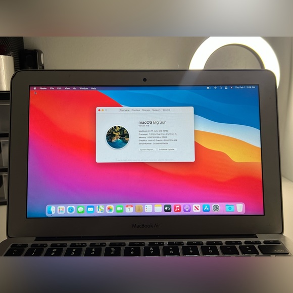 MacBook Air 11 Inch - Picture 4 of 4